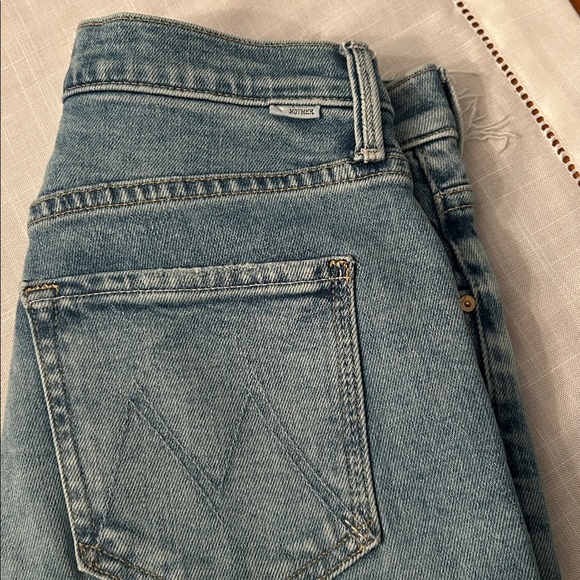 MOTHER The Scrapper Cuff Ankle
Fray Jeans - Picture 9 of 9